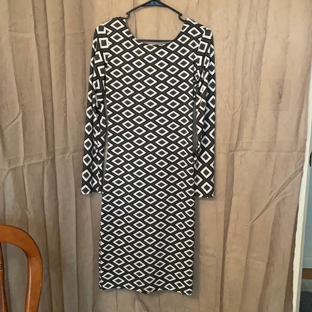 NWT Capella ladies size large fitted dress with geometric pattern